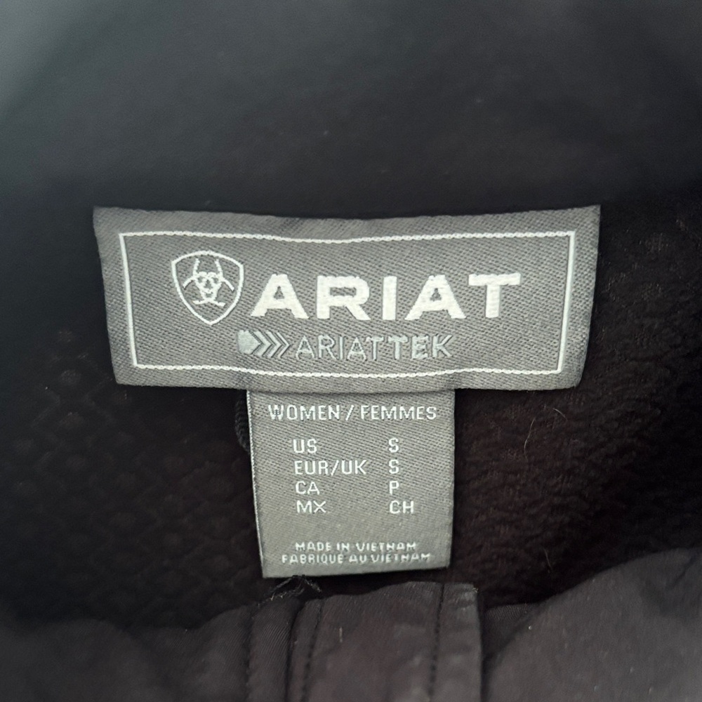 Ariat Black Softshell Jacket With Multicolor Slee… - image 5